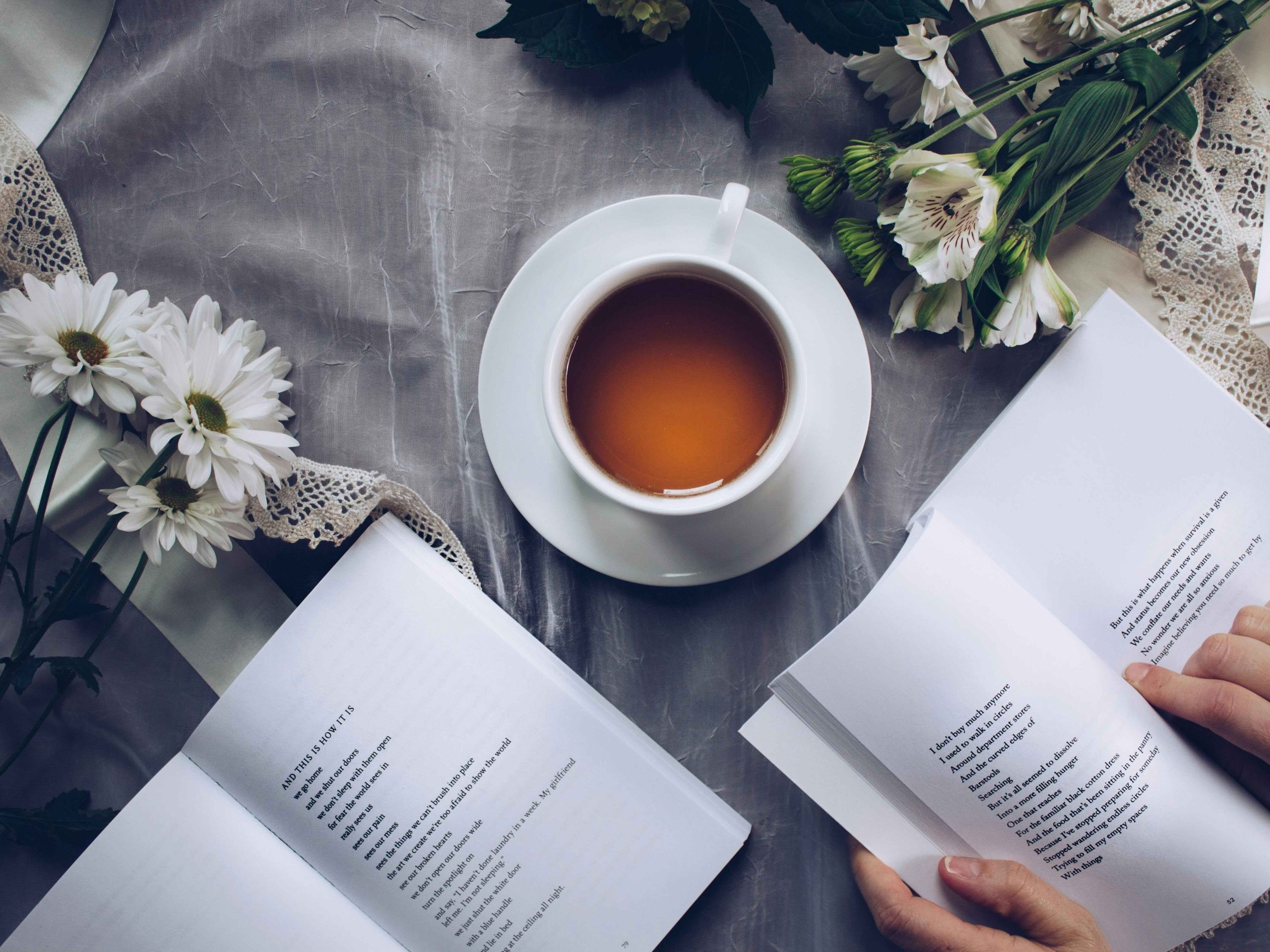 7 Contoh Puisi Cinta : Cocok Untuk Meluluhkan Hati Sang Kekasih